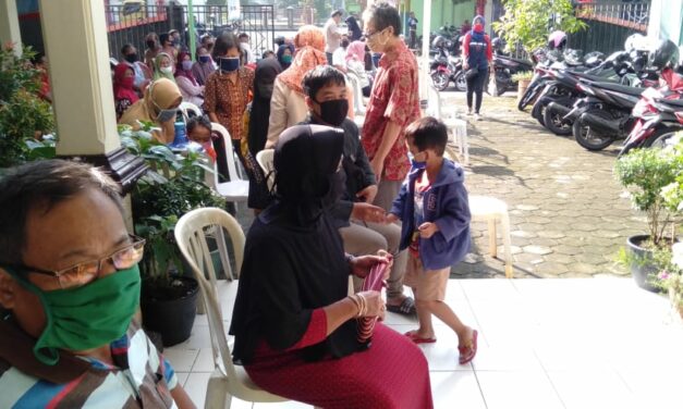 PENCAIRAN BANTUAN KABUPATEN TERDAMPAK COVID KELURAHAN PURBALINGGA KULON